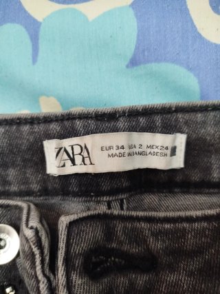 Pantalón vaquero negro Zara