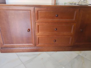 Mueble de salón clásico, sofá y sillas