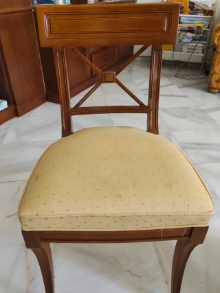 Mueble de salón clásico, sofá y sillas