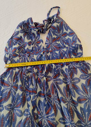 Vestido azul de flores de Sayan M
