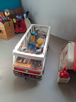 Playmobil médicos y vehículos de emergencia