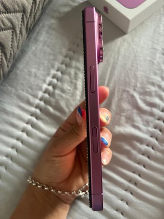 iPhone con un año de uso y dos de garantía aun