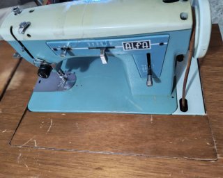 Máquina de coser Singer Alfa
