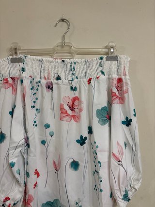 Blusa manga 3/4 floral sedosa