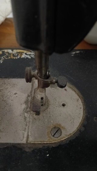 Máquina de coser Singer antigua