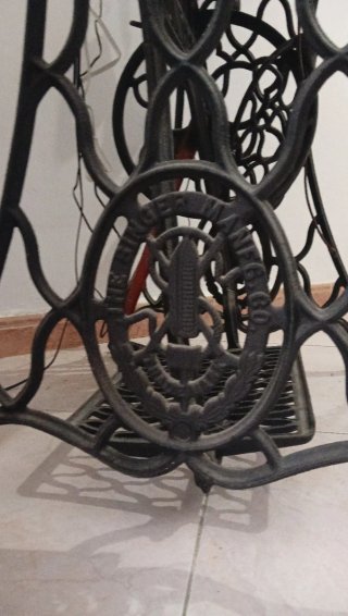 Máquina de coser Singer antigua