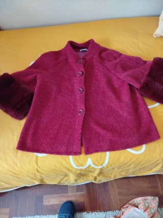 Chaqueta corta con pelo