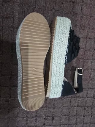 Sandalias Styleloop T40 Negras con Volantes