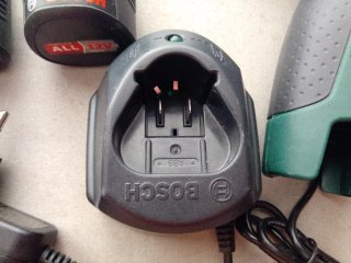 Combo Avvitatore Bosch +  Cassetta attrezzi