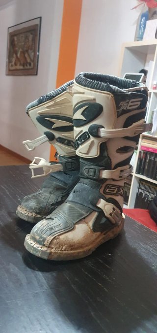 Casco y botas motocross niño
