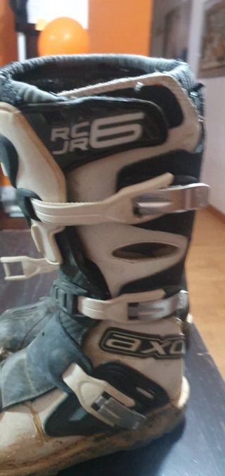 Casco y botas motocross niño