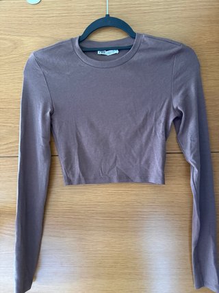 Top Zara manga larga marrón