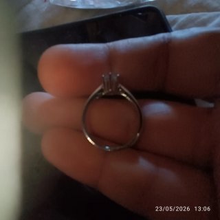 Anello d'argento 100% marchio 925,con pietra..