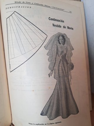 Libro de corte y confeccion muy antiguo