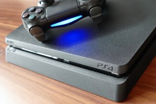 Consola PS4 Slim Negra