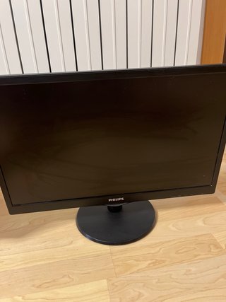 2 pantallas de ordenador una Acer y otra philips