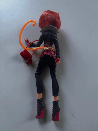 Muñeca Monster High Toralei Stripes