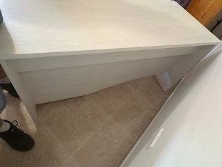 Mesa de escritorio gris