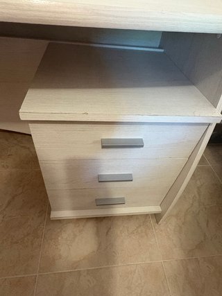 Mesa de escritorio gris