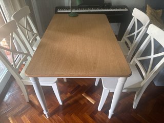 Mesa comedor y 4 sillas madera y metal