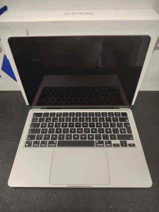 Macbook Air 13" M3 16GB 256GB 8C 8G A3113 2024