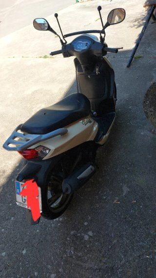 Peugeot Tweet 125cc Scooter 2010