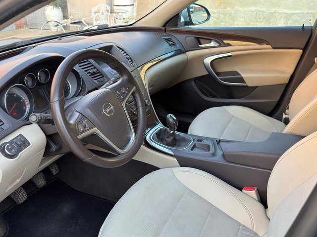 Opel Insignia 2011