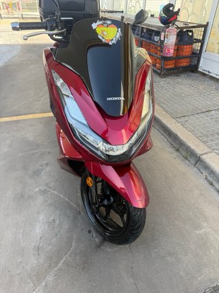Honda PCX 125 2023 Roja