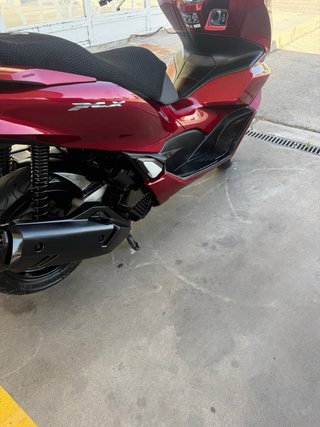 Honda PCX 125 2023 Roja
