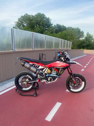 Husqvarna 511 Supermoto Rosso/Bianco smr A2 35kw
