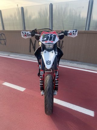 Husqvarna 511 Supermoto Rosso/Bianco smr A2 35kw
