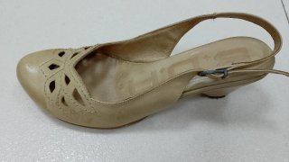 Zapatos de verano beige con tiras