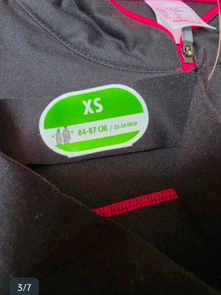 Camisa Kalenji Running Térmica Negra y Rosa