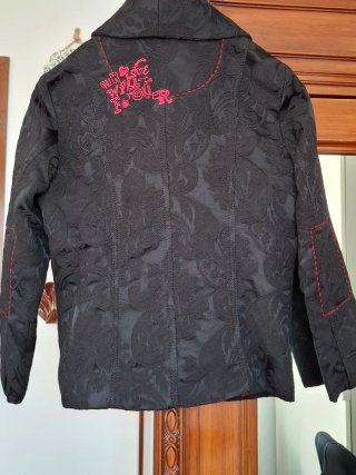 Giacca Desigual nera con collo rosso
