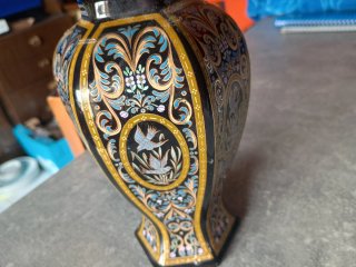 Jarrón decorativo golondrinas dorado