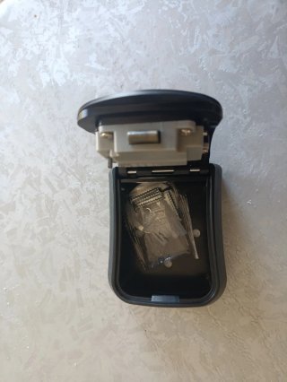 Caja guarda llaves con código
