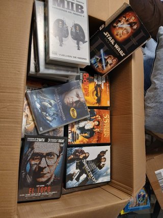 Lote de DvD con 95 peliculas a estrenar.