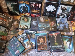 Lote de DvD con 95 peliculas a estrenar.