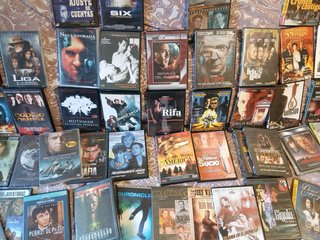 Lote de DvD con 95 peliculas a estrenar.