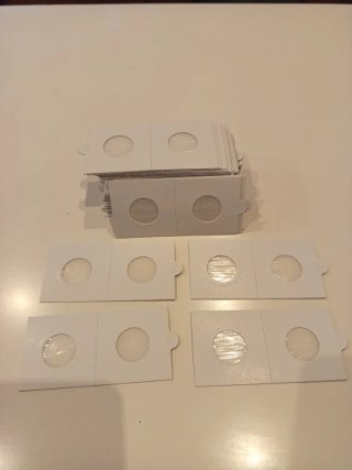 60 cartones para monedas.