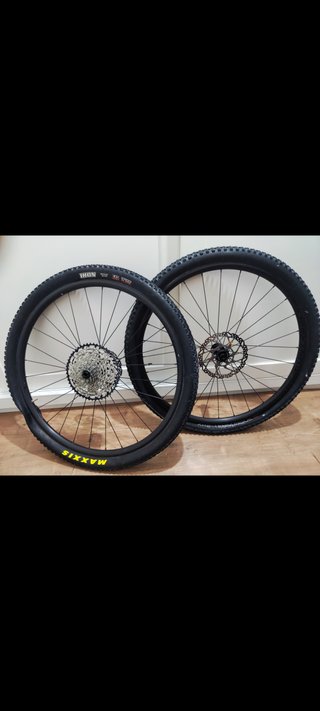 RockShox Recon 29 y ruedas bontraguer tlr aluminio