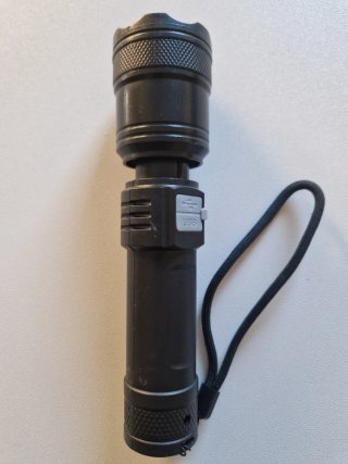 Linterna LED Táctica Recargable USB