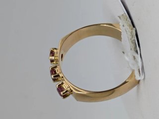 Anillo Oro 18k con 3 piedras rosas