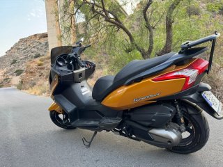 Kymco Superdink 300i Amarillo/Negro