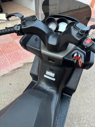 Kymco Superdink 300i Amarillo/Negro