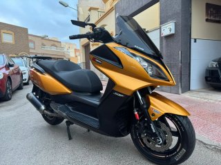 Kymco Superdink 300i Amarillo/Negro
