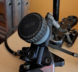 Tija y frenos Ducati 750 Paso