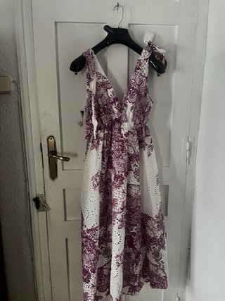 Vestido Morado y Blanco
