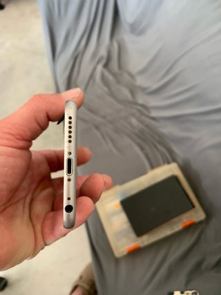 Struttura iPhone 6s con componenti