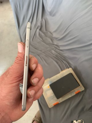Struttura iPhone 6s con componenti